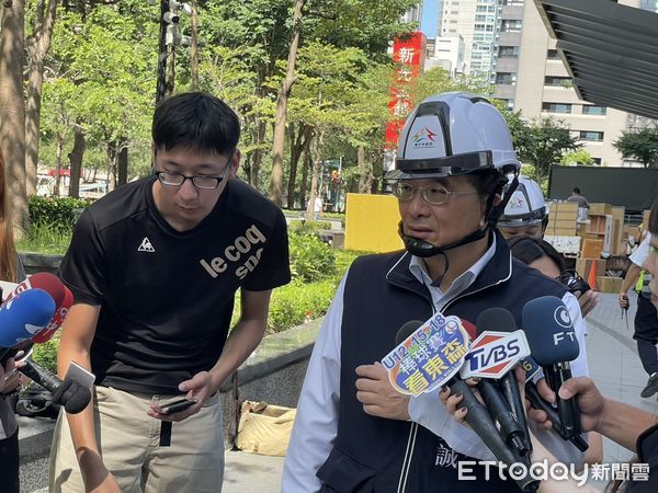 ▲▼新光氣爆過後7月，今天首次開放6樓廠商進貨。（圖／記者鄧木卿攝）