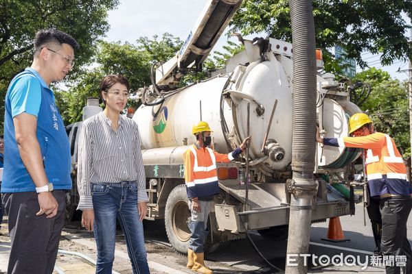 ▲南投縣長許淑華視察南投市道路排水清淤、加強防汛整備。（圖／南投縣政府提供）