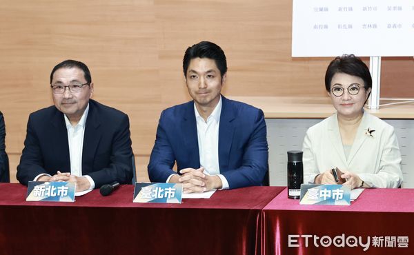 ▲▼ 財劃法大出包　【十五縣市站出來！捍衛地方補助】記者會 -侯友宜，蔣萬安，盧秀燕。（圖／記者黃克翔攝）