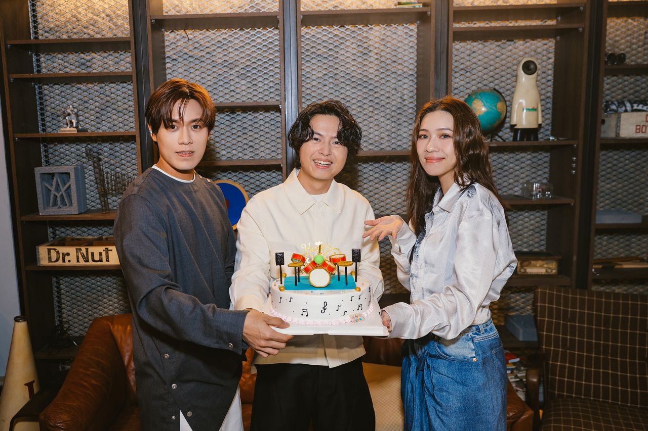 ▲▼告五人哲謙開心慶生。（圖／相信音樂提供）