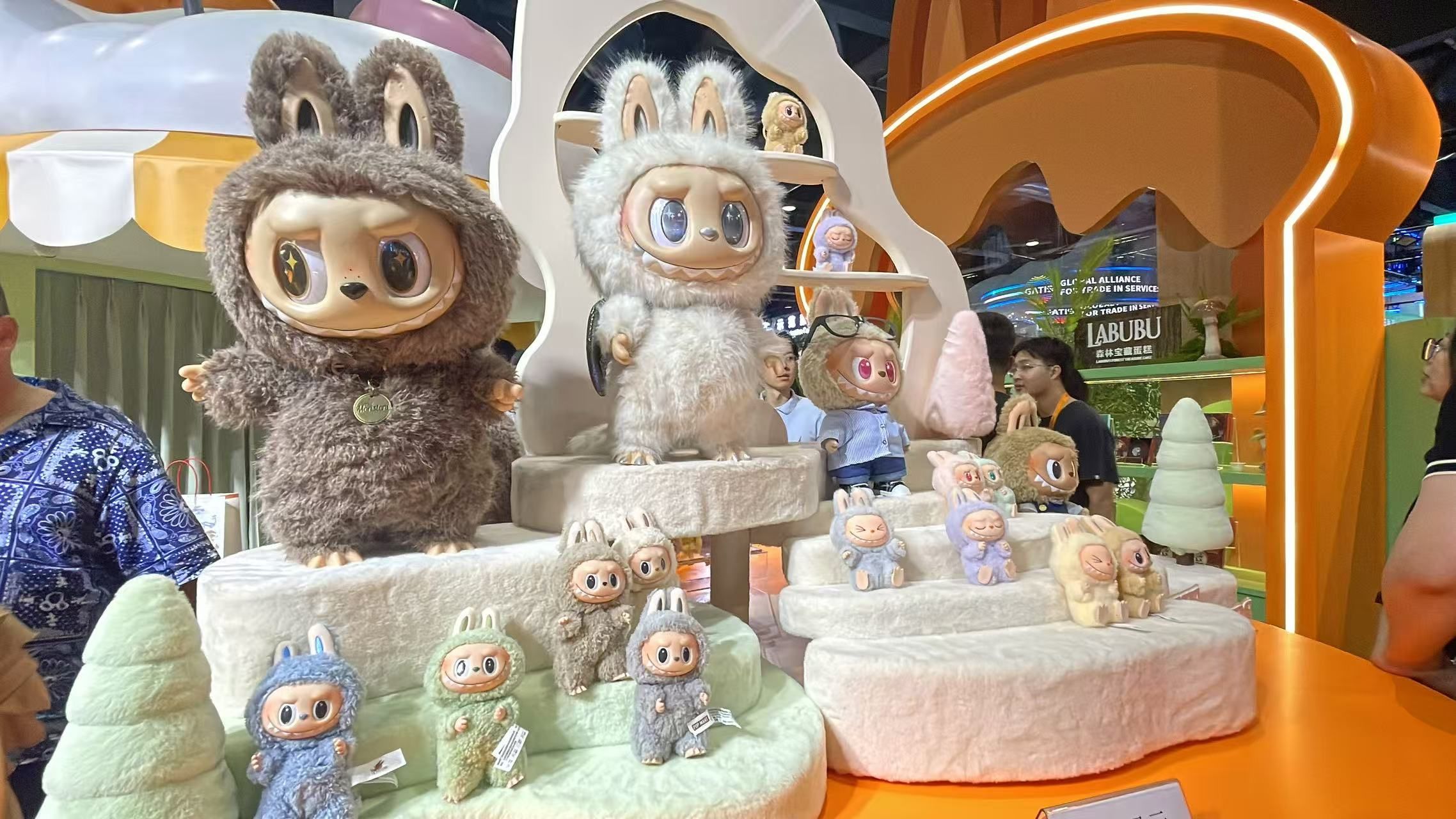 ▲▼ 泡泡瑪特、LABUBU、星星人、2025北京服貿會            。（圖／記者任以芳攝）