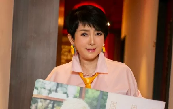 ▲ ▲▼周思潔舉辦《不晚》演唱會。（圖／大大娛樂提供） 