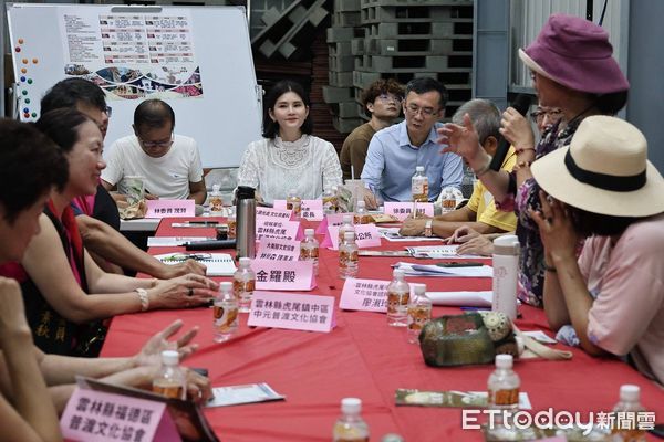 ▲各普渡區準備超過4千桌普渡供品，澎湃祭品款待好兄弟，場面盛大壯觀。（圖／記者游瓊華翻攝）