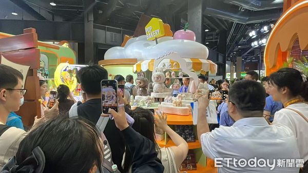 ▲▼ 泡泡瑪特、LABUBU、星星人、2025北京服貿會            。（圖／記者任以芳攝）