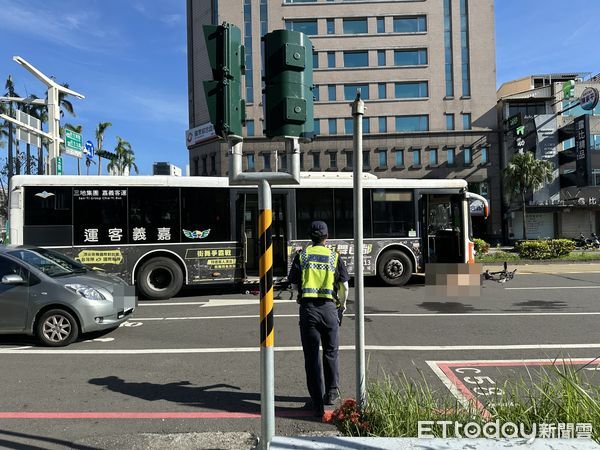 ▲嘉義市死亡車禍，腳踏車女騎士遭公車輾斃 。（圖／民眾提供，下同）