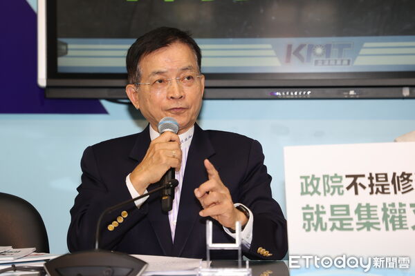 ▲▼ 國民黨團「財劃爭議! 行政院不鬧事不會執政?」記者會c,立委賴士葆  。（圖／記者徐文彬攝）