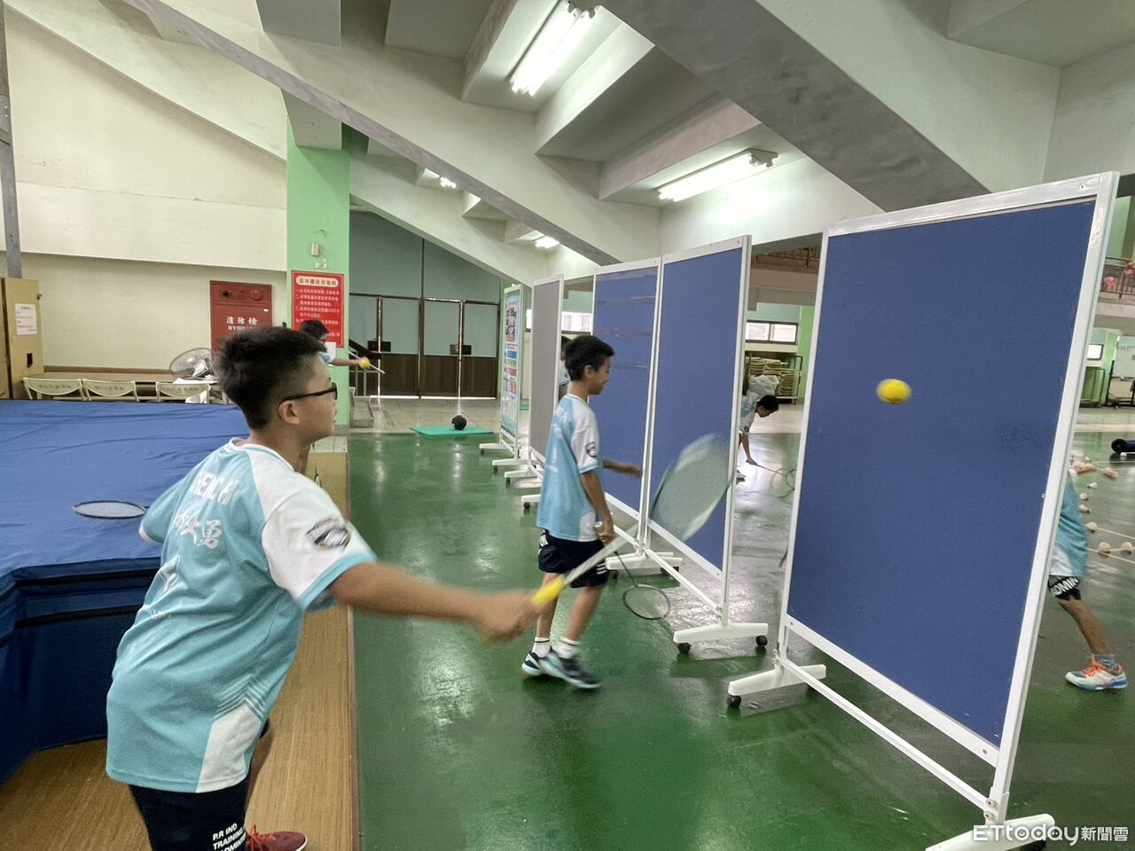 網球當羽球苦練　台中大勇國小培訓下個李洋部長