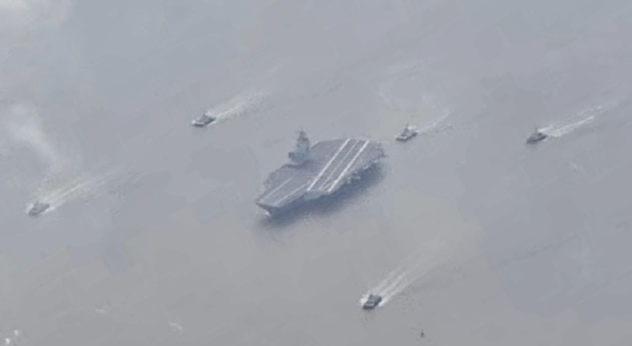 ▲大陸第三艘航母「福建艦」出港，或南下首次穿越台灣海峽，準備近期內服役。（圖／翻攝微博）