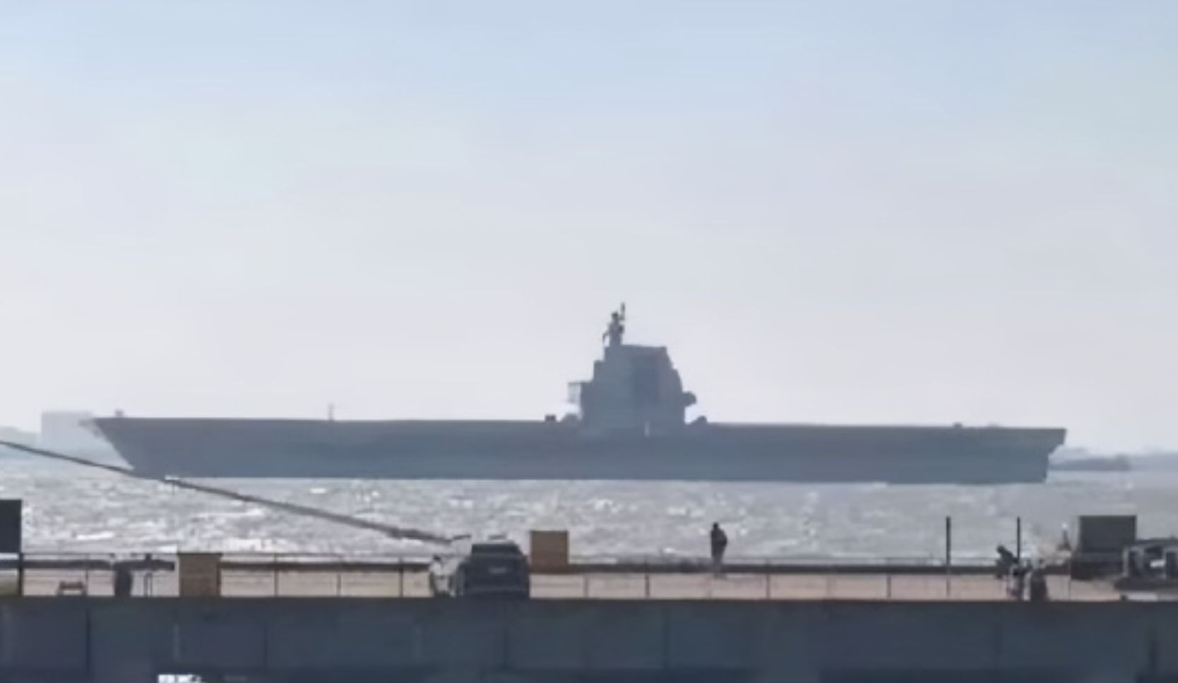 ▲大陸第三艘航母「福建艦」出港，或南下首次穿越台灣海峽，準備近期內服役。（圖／翻攝微博）