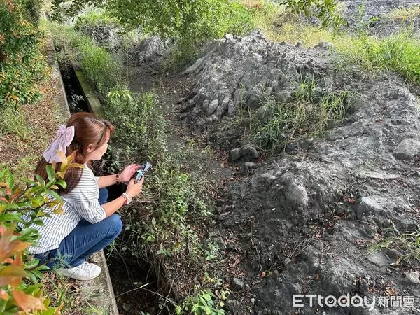 ▲▼高雄又有農田被毀！半夜驚見「黑網卡車」頻繁進出　現場慘況曝。（圖／翻攝高雄市議員李雅靜FB粉絲專頁）
