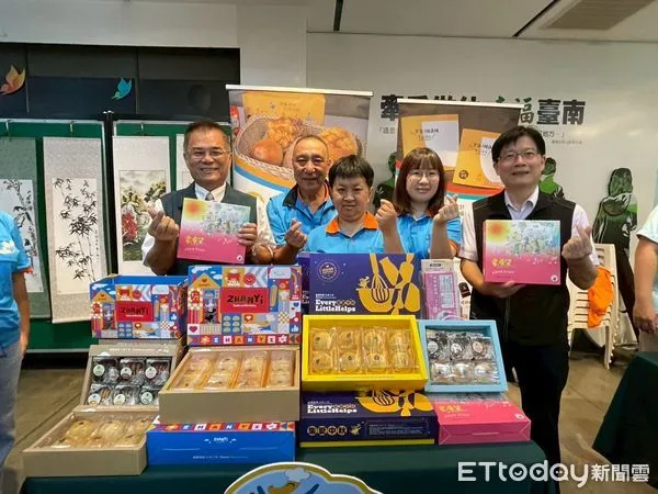 ▲台南市勞工局舉辦「集愛中秋－蛇耀溫情庇護禮」記者會，現場熱鬧揭開禮盒行銷序幕。（記者林東良翻攝，下同）