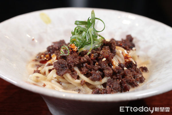 ▲侍燒肉9/23首度對外開放預約　吃得到38個月正宗松阪牛。（圖／記者黃士原攝）