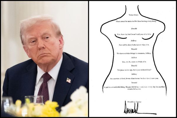 川普與被指在艾普斯坦生日冊中贈送「裸女賀卡」，下方有疑似他的簽名。（翻攝The White House Flick、X@OversightDems）