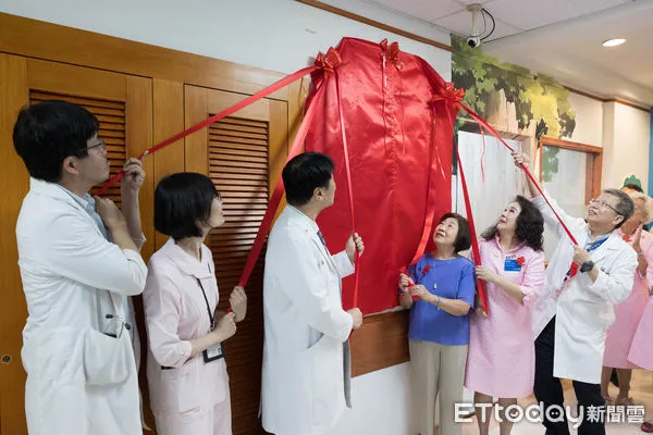 ▲成大醫院兒科病房「晴空樹屋 Hope Nest」正式啟用，醫護與病童家屬共同見證溫馨時刻。（記者林東良翻攝，下同）