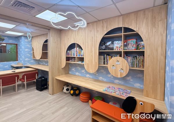 ▲成大醫院兒科病房「晴空樹屋 Hope Nest」正式啟用，醫護與病童家屬共同見證溫馨時刻。（記者林東良翻攝，下同）