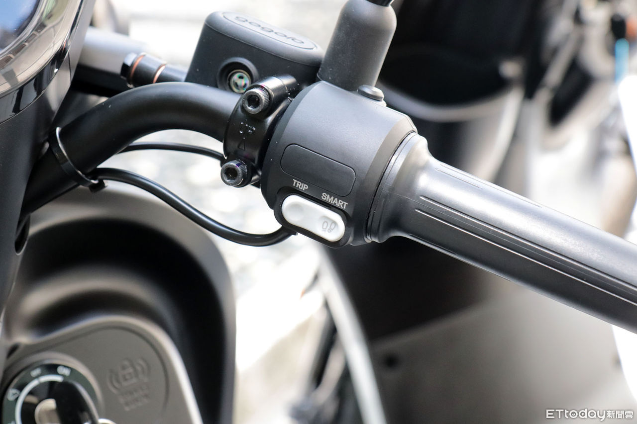 ▲74980元！Gogoro「最新入門白牌機車」開賣　補助後4萬有找入手。（圖／記者張慶輝攝）