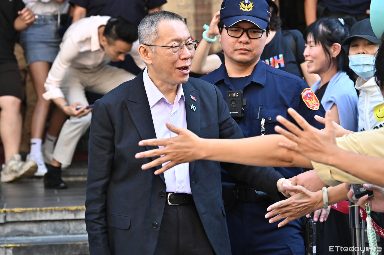 發祭品文！他喊柯文哲又被押就「用頭開榴槤」　千人卡位灌爆