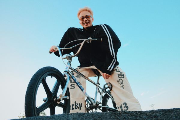 ▲▼ 創作歌手黃號狂騎5個小時的腳踏車，讓他隔天苦不堪言。（圖／山夏國際娛樂提供）