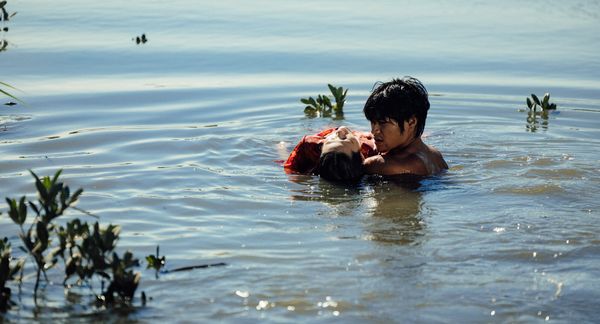 ▲柯泯薰與潘綱大在《河鰻》把身體與情感的邊界赤裸掰開。（圖／底噪影像提供）