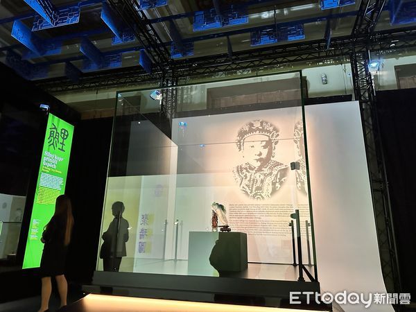 ▲▼國立故宮博物院人氣國寶〈翠玉白菜〉首度登上歐洲，同時還有上百件珍貴文物到「捷克國家博物館」展出。（圖／記者林育綾攝）