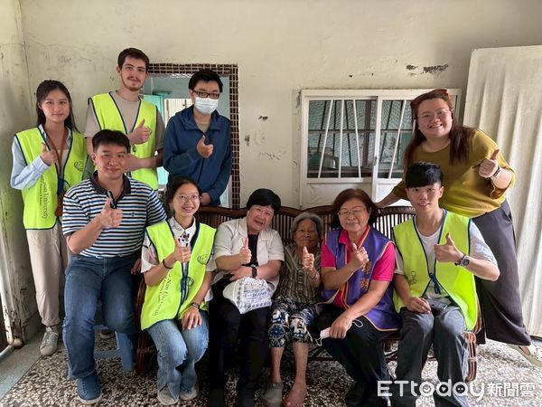 ▲嘉藥藥學系學生暑假赴肯亞與馬來西亞參與國際藥學生年會，拓展專業視野。（記者林東良翻攝，下同）