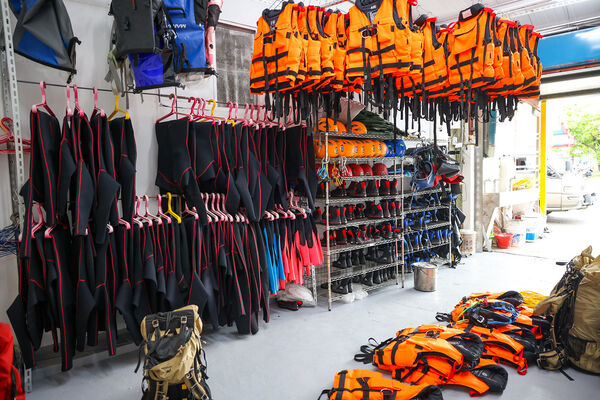 ▲▼宜蘭溯溪推薦！教練帶團南澳鹿皮溪金岳瀑布。（圖／部落客陳小可提供）