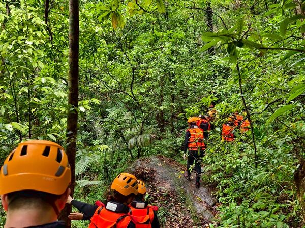 ▲▼宜蘭溯溪推薦！教練帶團南澳鹿皮溪金岳瀑布。（圖／部落客陳小可提供）