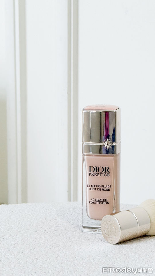 迪奧,DIOR,粉底液,黛珂,底妝,彩妝,。（圖／記者李薇攝、品牌提供）