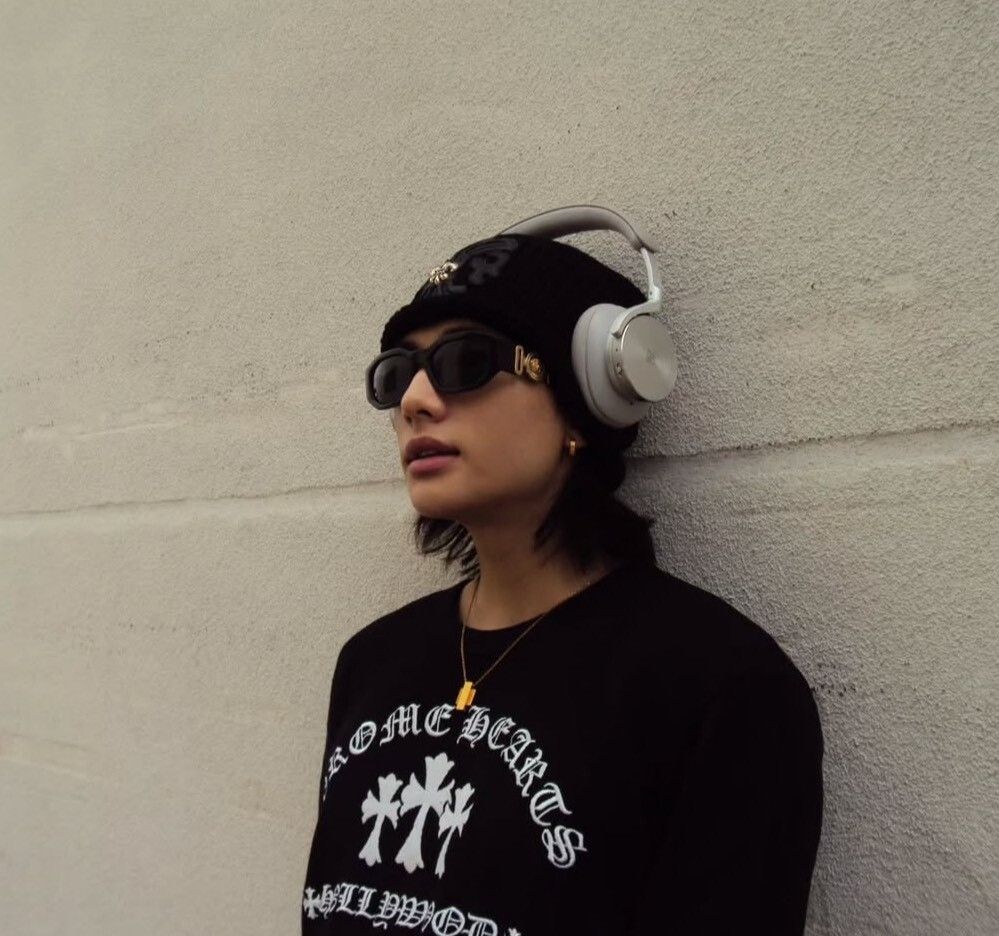 ▲耳罩耳機      。（圖／翻攝自IG、官網）