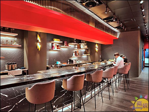 ▲▼台中唯一正宗韓式炭烤鰻魚！專人代烤、小菜湯品生菜無限續，澎湃鰻魚套餐CP值超高。（圖／部落客商妮提供）