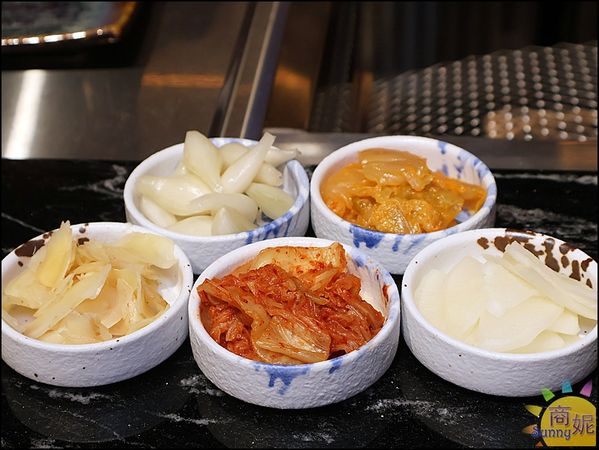 ▲▼台中唯一正宗韓式炭烤鰻魚！專人代烤、小菜湯品生菜無限續，澎湃鰻魚套餐CP值超高。（圖／部落客商妮提供）