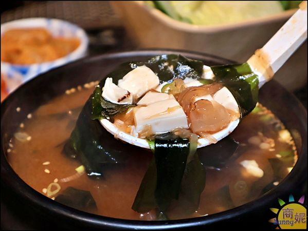 ▲▼台中唯一正宗韓式炭烤鰻魚！專人代烤、小菜湯品生菜無限續，澎湃鰻魚套餐CP值超高。（圖／部落客商妮提供）