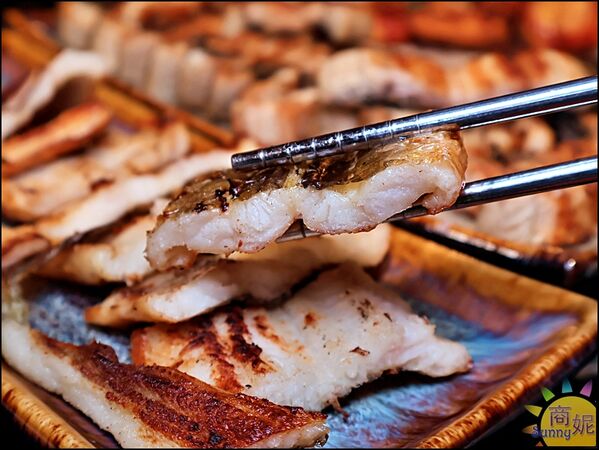 ▲▼台中唯一正宗韓式炭烤鰻魚！專人代烤、小菜湯品生菜無限續，澎湃鰻魚套餐CP值超高。（圖／部落客商妮提供）