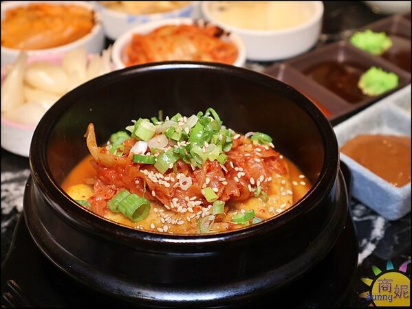 ▲▼台中唯一正宗韓式炭烤鰻魚！專人代烤、小菜湯品生菜無限續，澎湃鰻魚套餐CP值超高。（圖／部落客商妮提供）