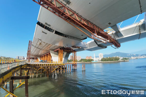 ▲▼淡江大橋9月16日合龍，明年5月12日通車。（圖／交通部提供）