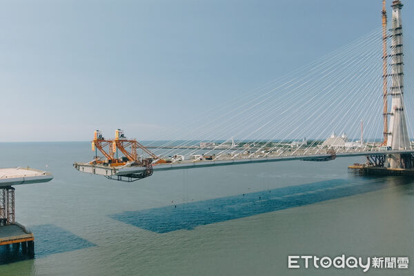 ▲▼淡江大橋9月16日合龍，明年5月12日通車。（圖／交通部提供）