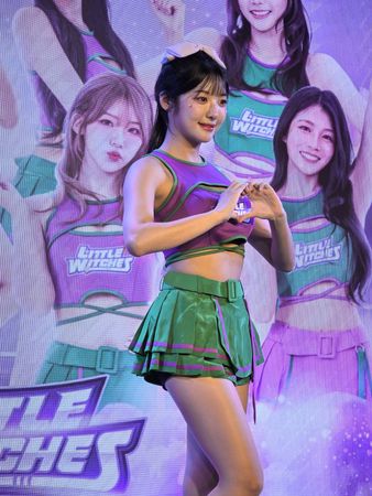 ▲連莊隊小魔女陳伊(左起)、廉世彬、吉娜、高佳彬與娜比。（圖／記者葉文正攝）