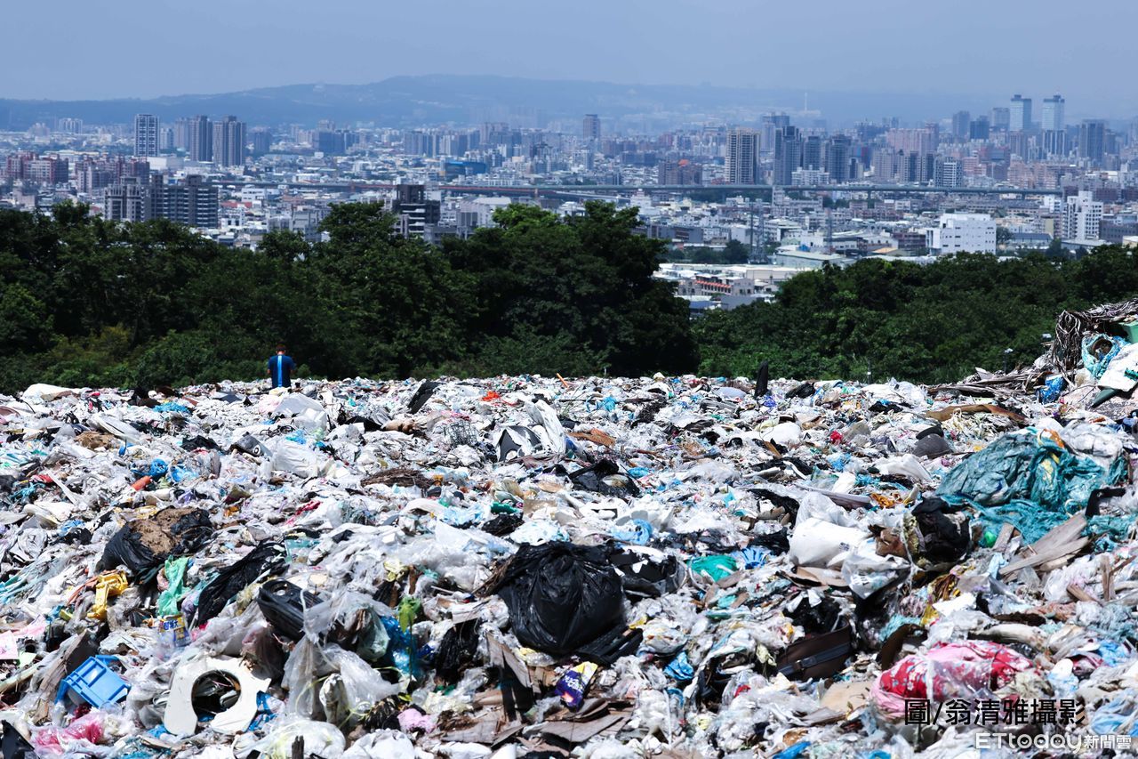 ▲台中大里垃圾山。（圖／自由攝影師翁清雅授權提供）