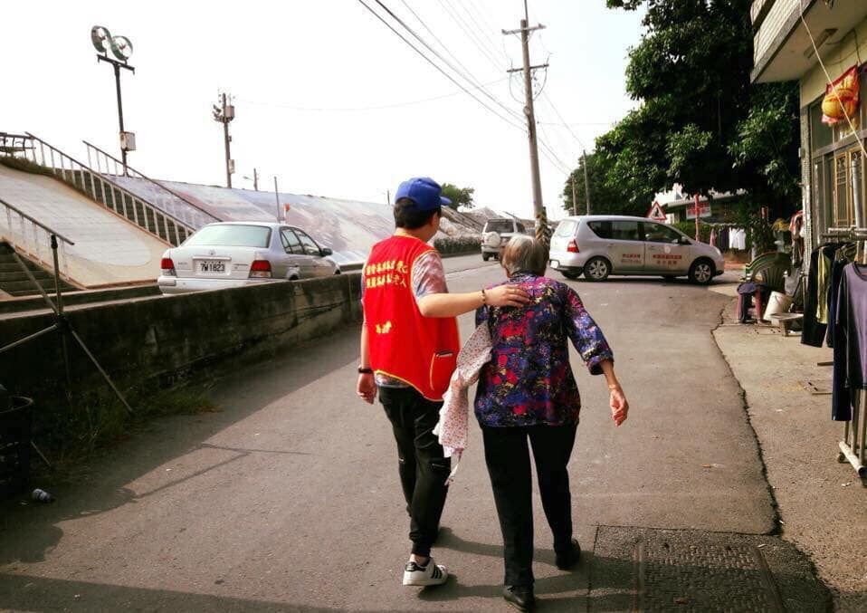 ▲▼嘉義社工陳鵬翔在華山東石站服務10年。（圖／翻攝自Facebook／陳鵬翔）