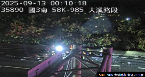 ▲▼國道3號深夜發生嚴重事故。（圖／翻攝即時影像監視器、警察廣播電臺）