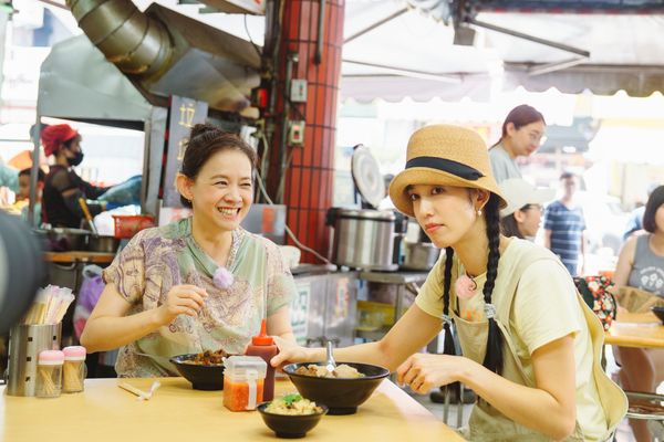 ▲曾寶儀與陳庭妮回東勢。（圖／三立提供）