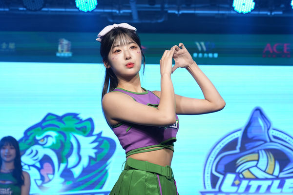 ▲台中連莊打造「Little Witches」小魔女啦啦隊，成員陳伊、金吉娜、廉世彬、高佳彬。（圖／台中連莊提供）