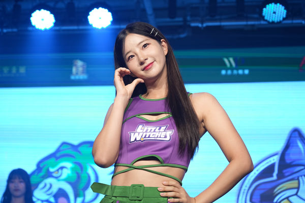 ▲台中連莊打造「Little Witches」小魔女啦啦隊，成員陳伊、金吉娜、廉世彬、高佳彬。（圖／台中連莊提供）