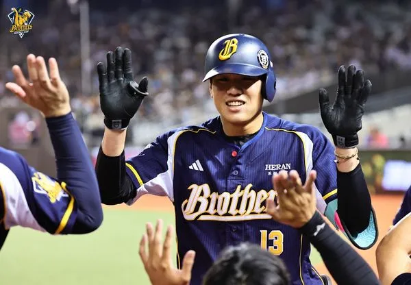 ▲中信兄弟許庭綸、羅戈。（圖／中信兄弟提供）