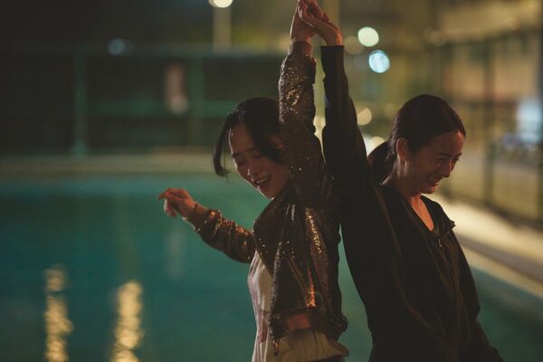 ▲林依晨與吳可熙在電影《失明》裡有許多精采對手戲。（圖／周子娛樂提供）