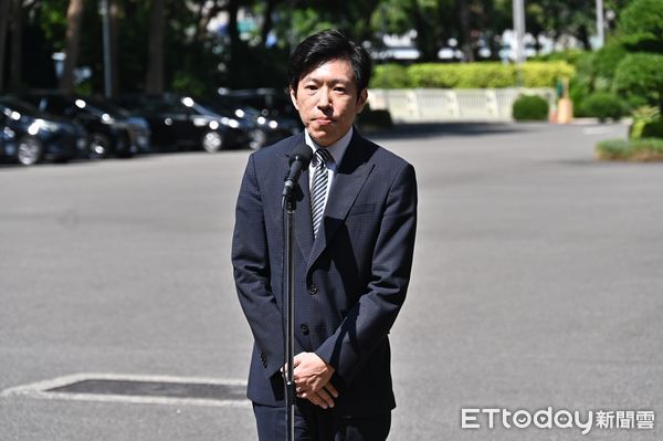 ▲▼ 行政院秘書長張惇涵受訪。（圖／記者李毓康攝）