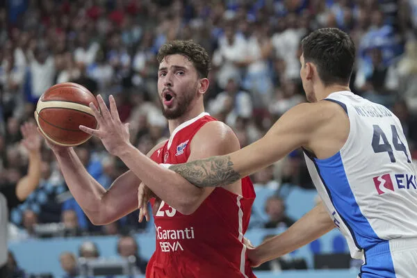 ▲希臘安戴托昆波、土耳其森根。（圖／達志影像／美聯社）