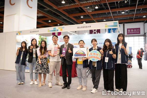 ▲虎科大奪2025亞太暨台灣永續行動獎13項殊榮，由副校長陳大正代表受獎。（圖／記者游瓊華翻攝）