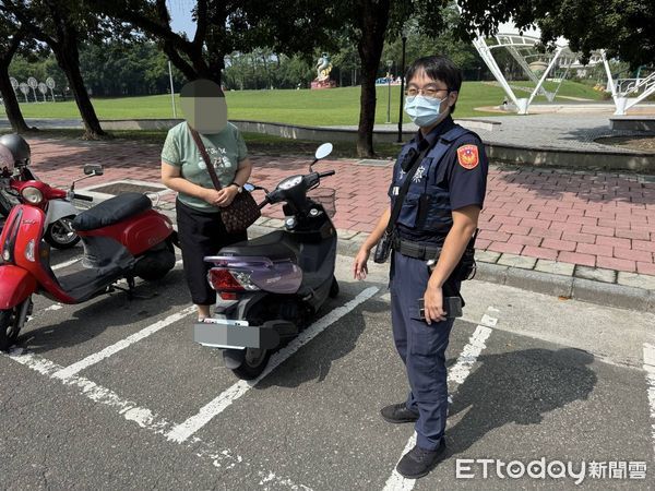 ▲「失蹤」一夜的愛車，乖乖停在公園停車格等主人。（圖／記者游瓊華翻攝）