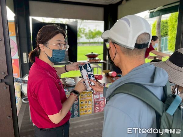 ▲奇美博物館與文賢分隊合作舉辦防災宣導，大小朋友熱情參與。（記者林東良翻攝，下同）